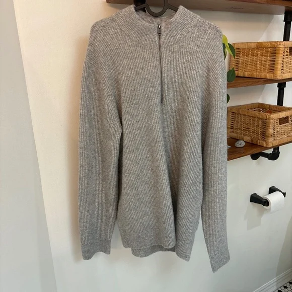 Sweater - Picture 1 of 1